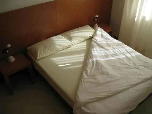 Residence Il Rampicante Monticelli Terme 3*,  Italia